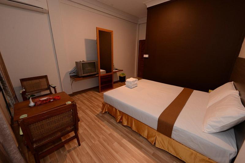 Min Nandar Garden Hotel image