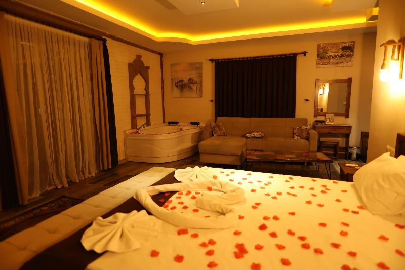 El Nazar Stone Suite image