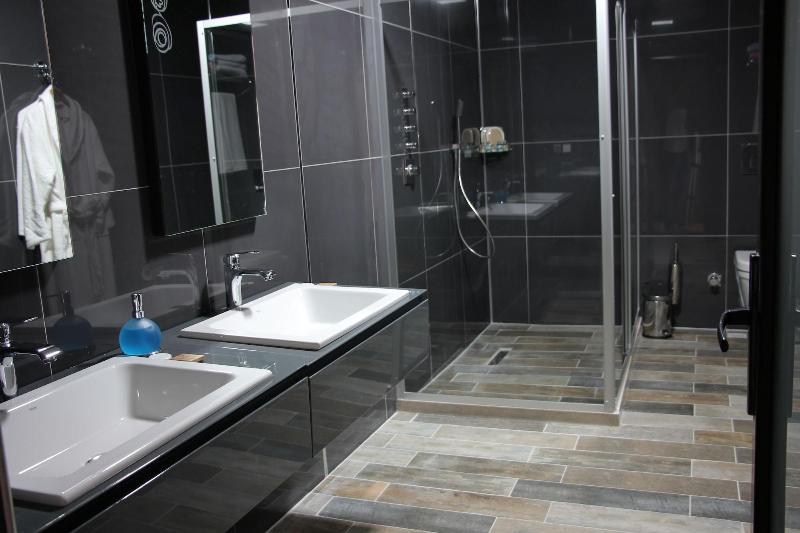 El Nazar Stone Suite image