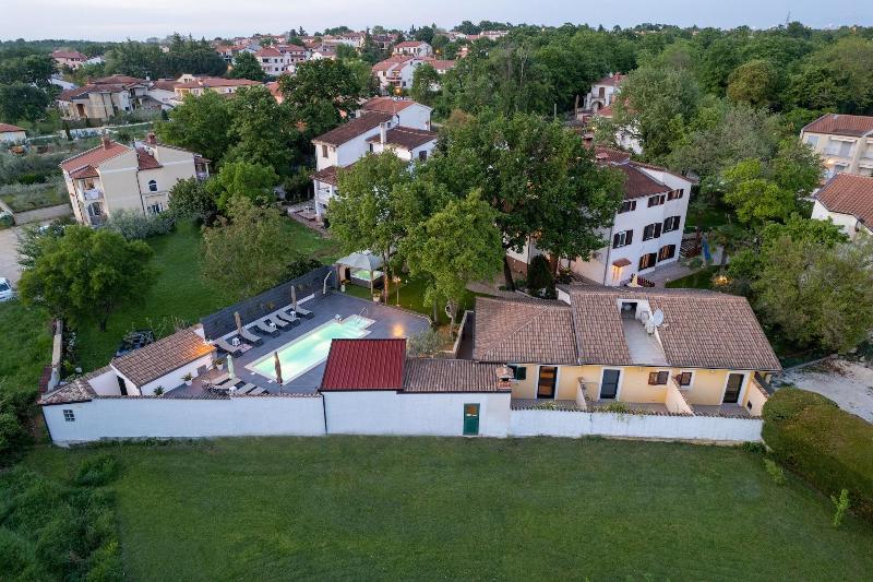 Felix Residence