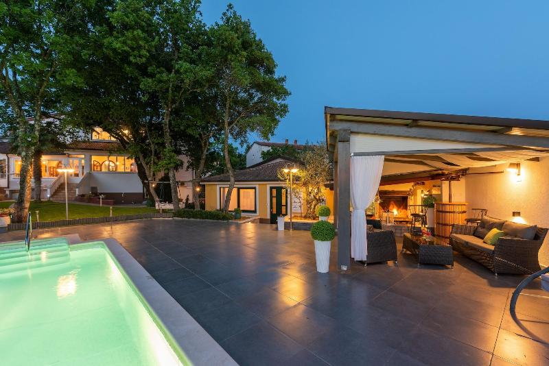 Felix Residence image