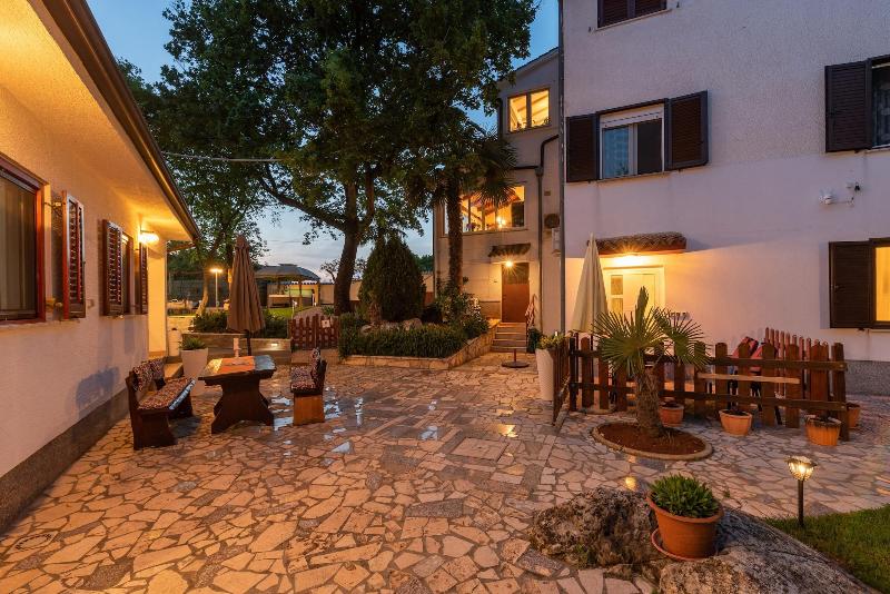 Felix Residence image