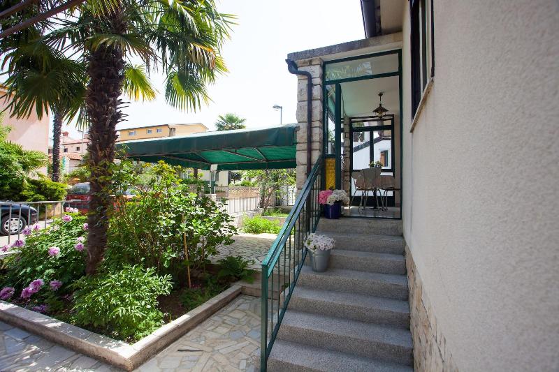 Felix Residence image