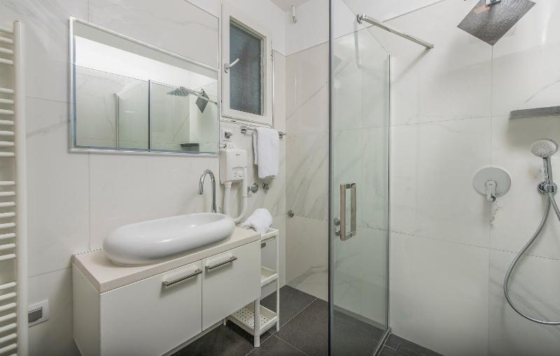 Felix Residence image
