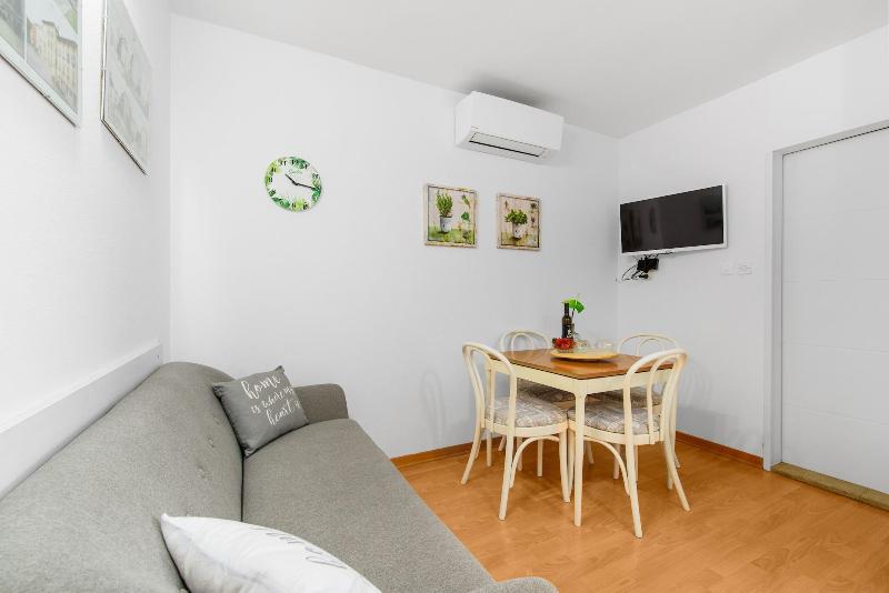 Felix Residence image