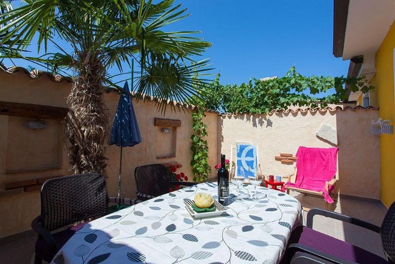 Felix Residence image