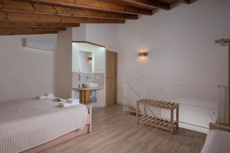 Pantanassa Villas image