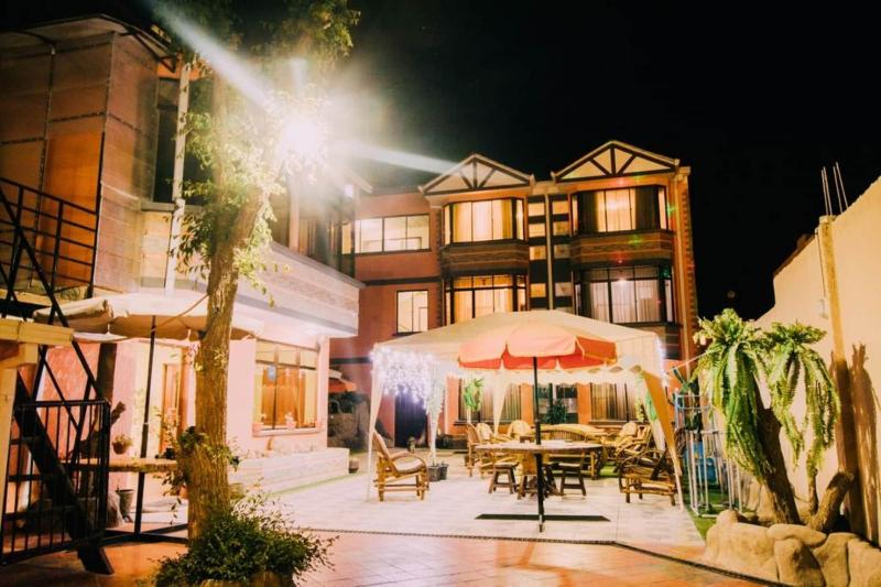 Las Tholas Hotel — general view