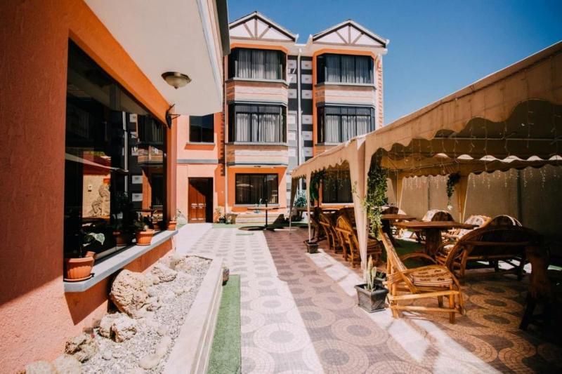 Las Tholas Hotel