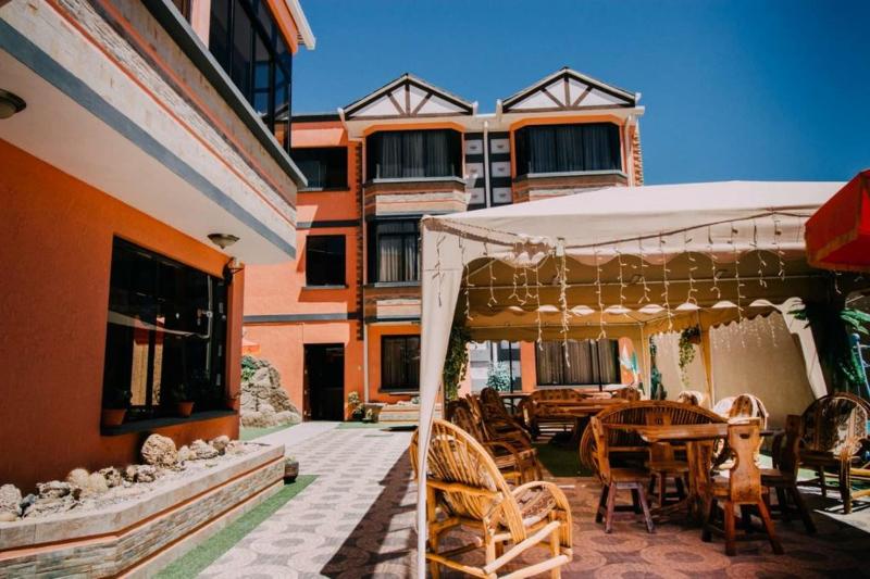 Las Tholas Hotel