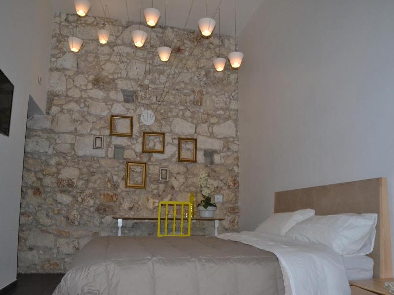 B B Siracusa image
