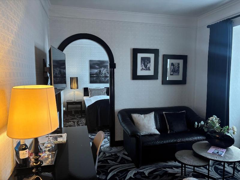 Park Hotel image
