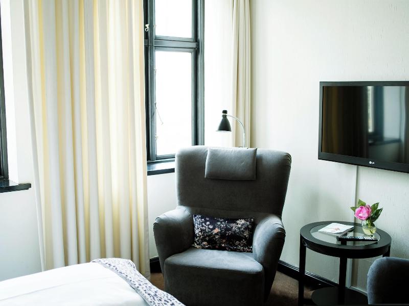 Park Hotel image