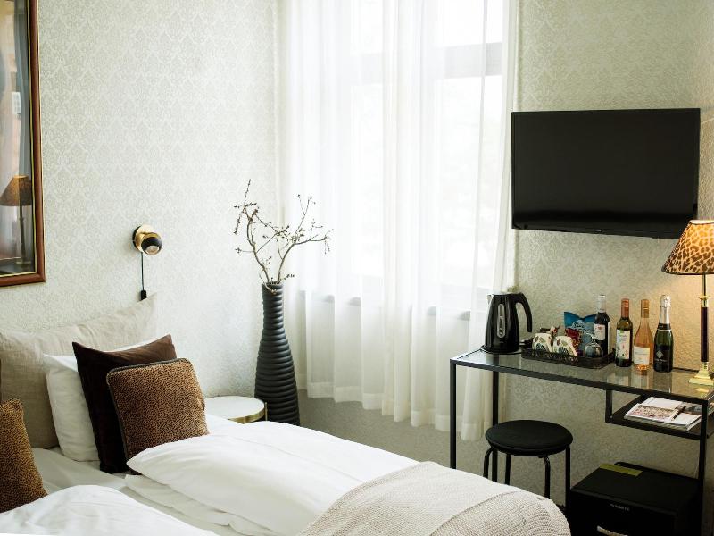 Park Hotel image