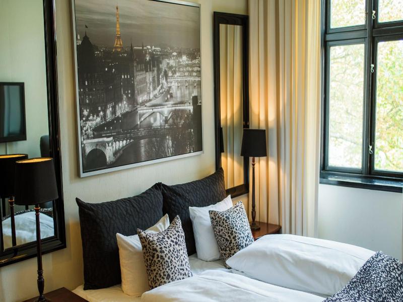 Park Hotel image