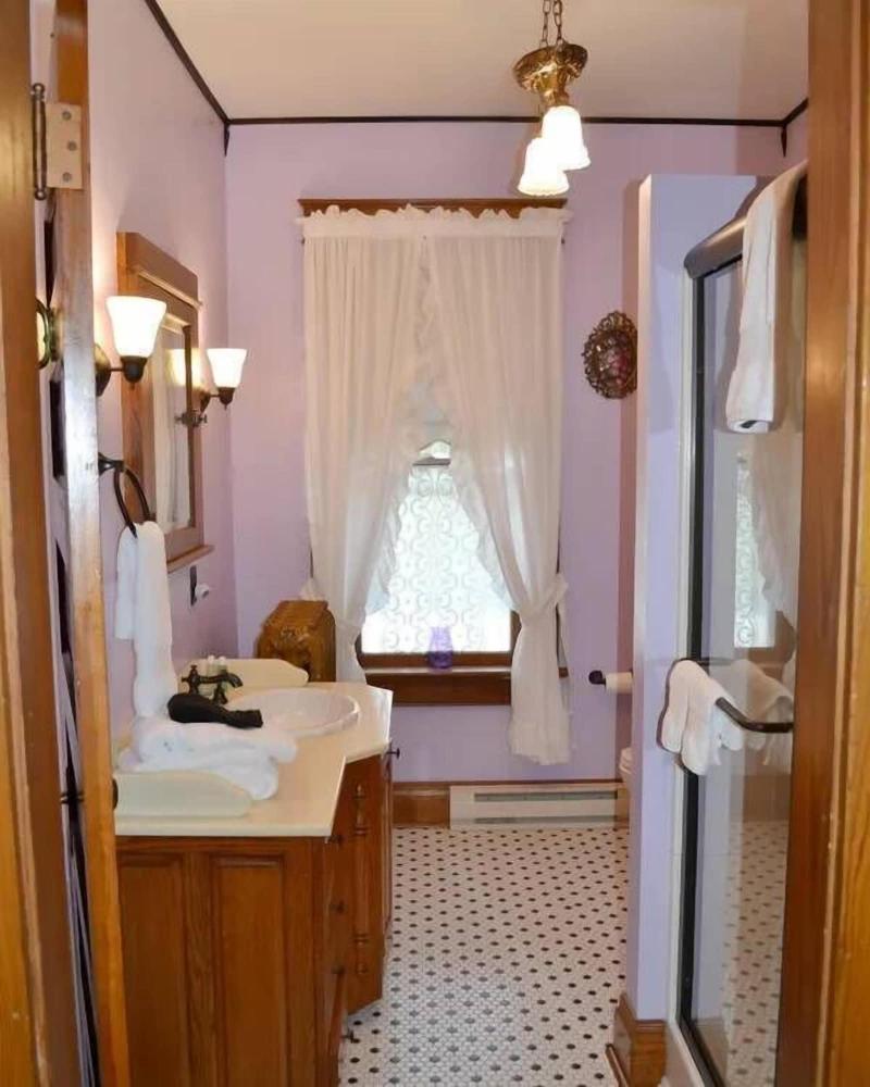 The Conner House B B image