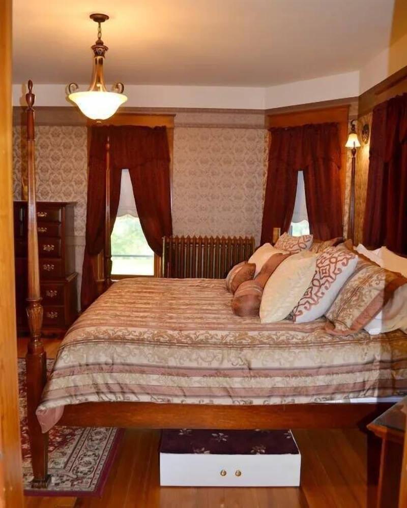 The Conner House B B image