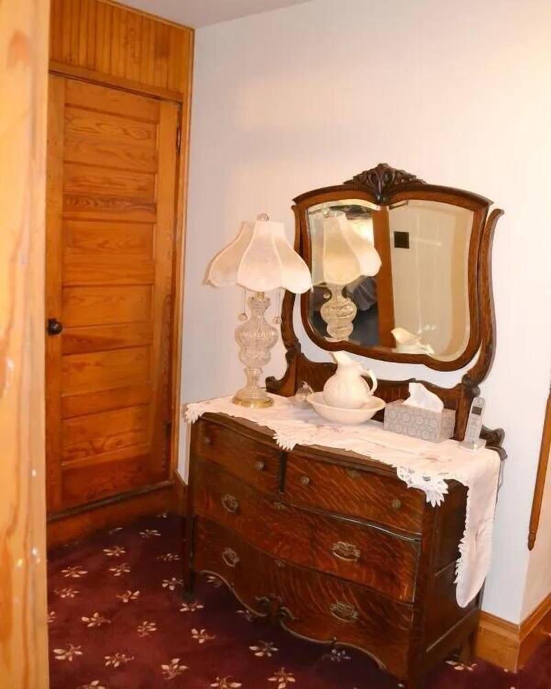 The Conner House B B image
