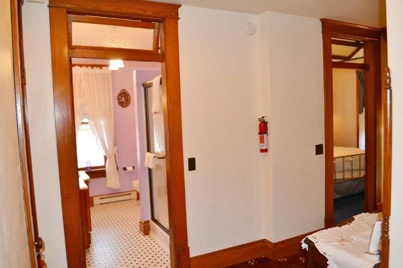 The Conner House B B image
