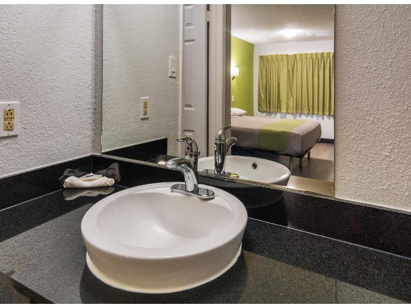 Motel 6 Irving - Loop 12 GA image