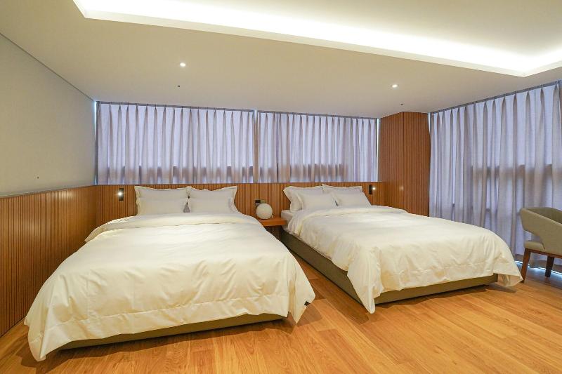 Hotel Ground27 image