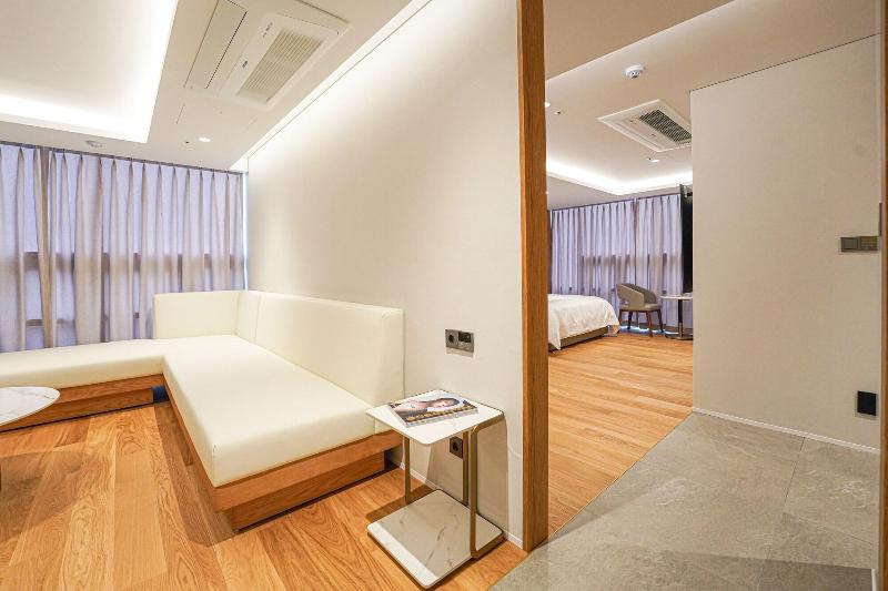 Hotel Ground27 image