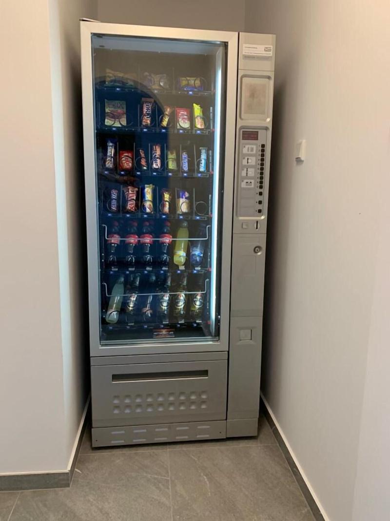 Checkinn Hotel image