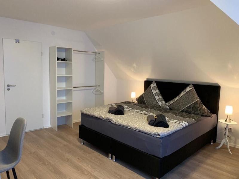 Checkinn Hotel image