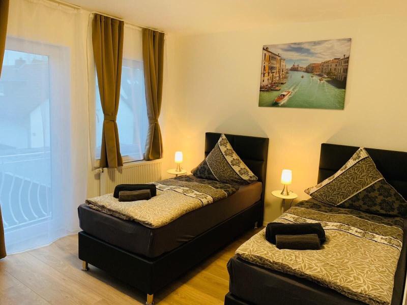 Checkinn Hotel image