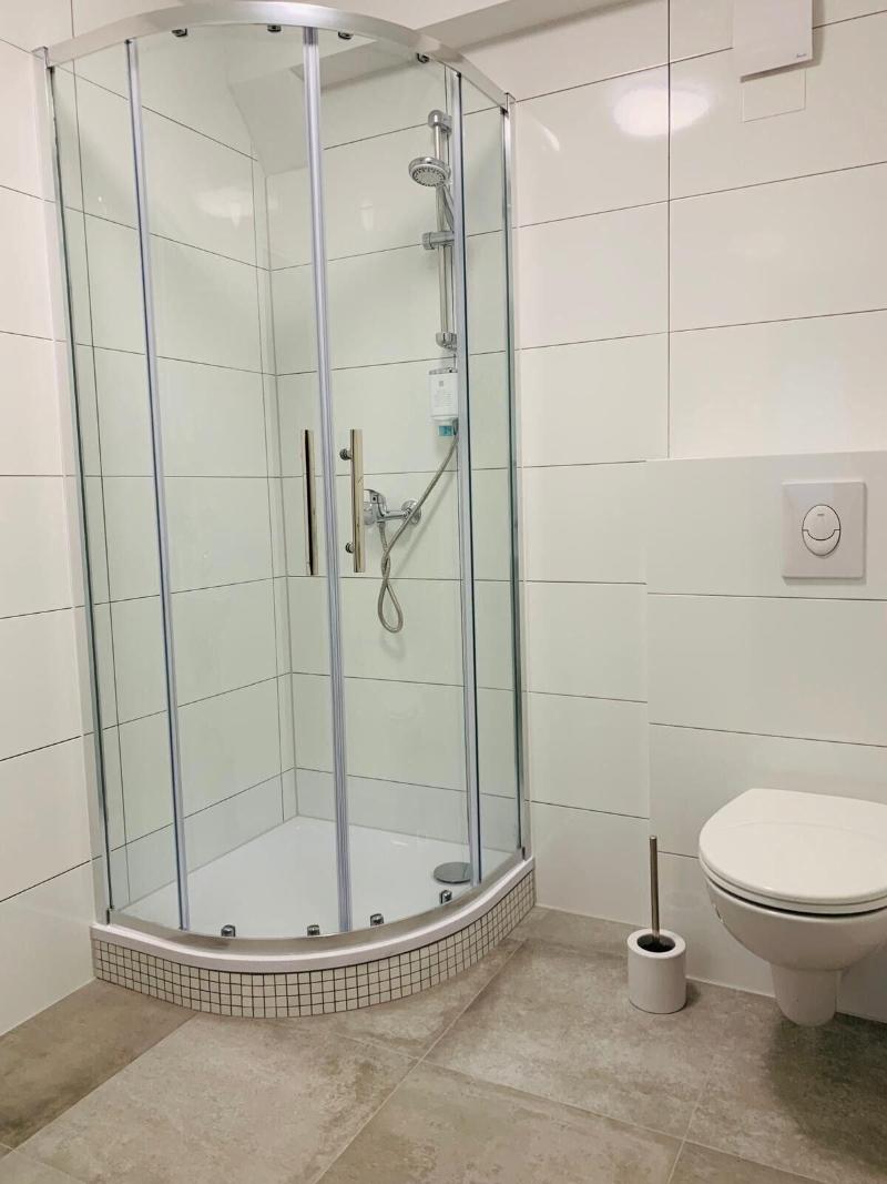 Checkinn Hotel image