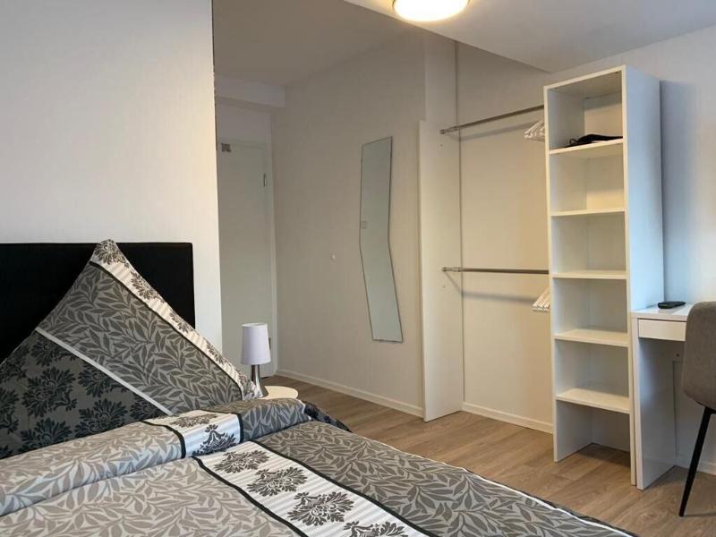 Checkinn Hotel image