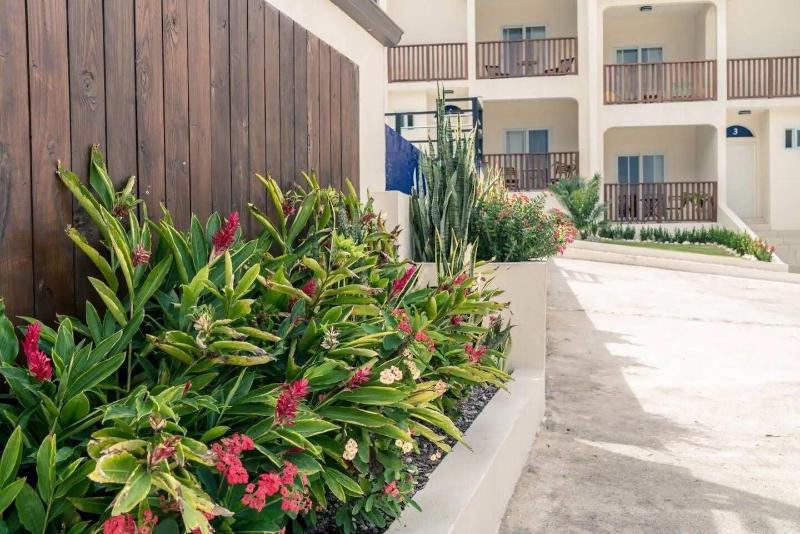 Nianna Coral Bay Splendid Townhouse 4 image