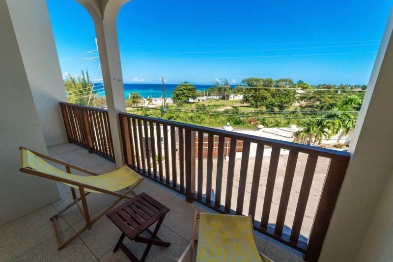 Nianna Coral Bay Splendid Townhouse 4 image