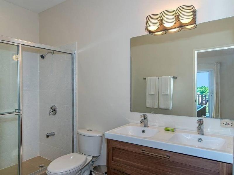 Nianna Coral Bay Splendid Townhouse 4 image