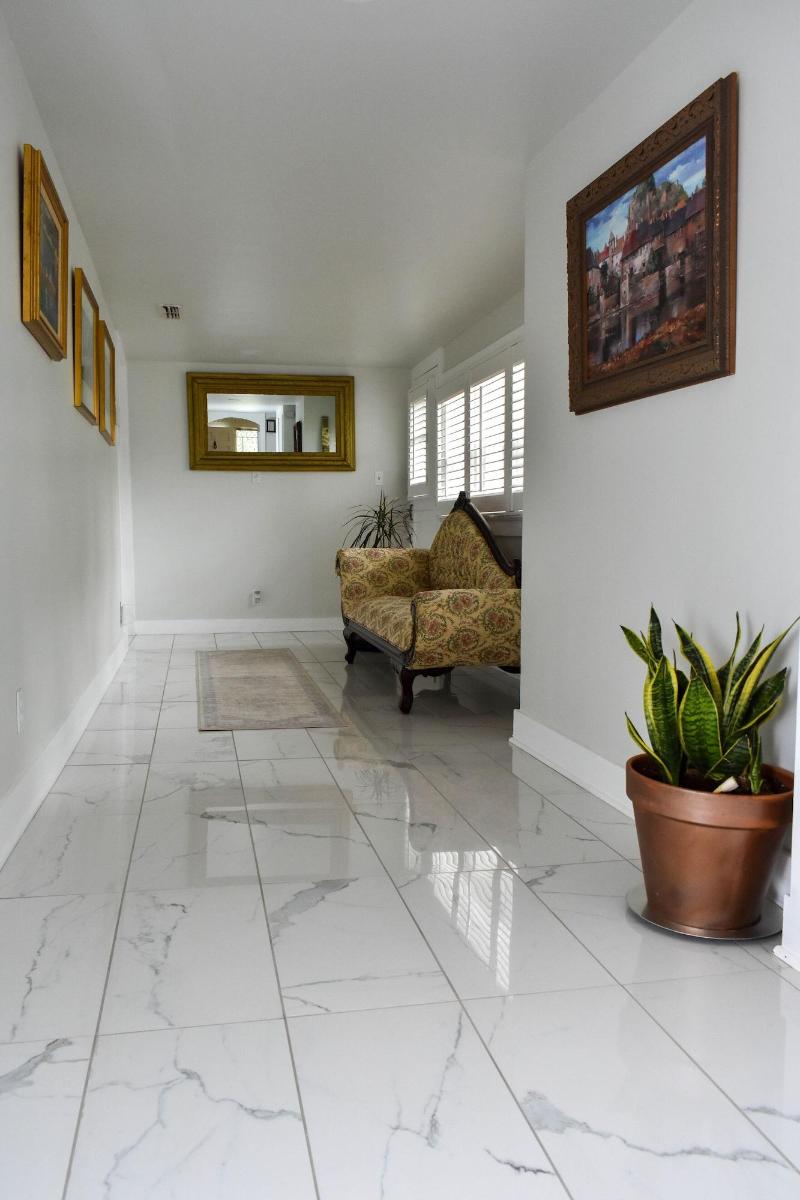 Tolley House image