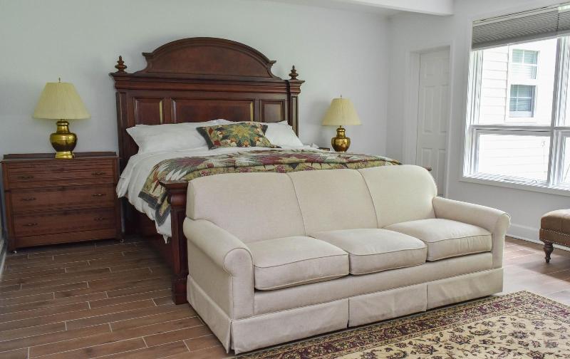 Tolley House image