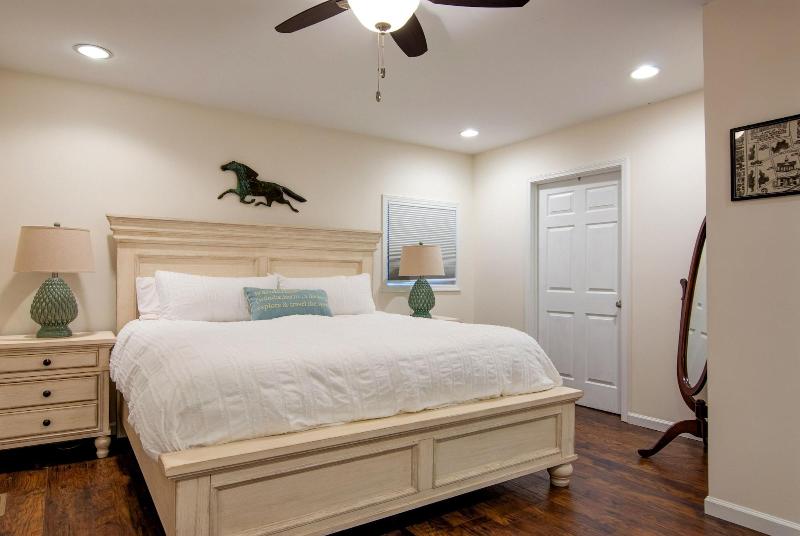 Tolley House image