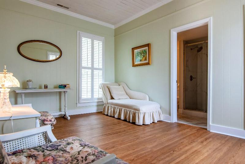 Tolley House image