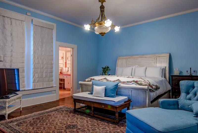 Tolley House image