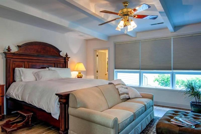 Tolley House image