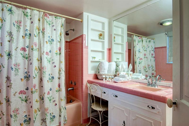 Tolley House image