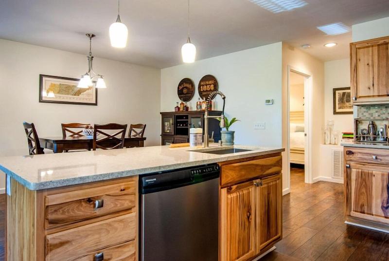Tolley House image