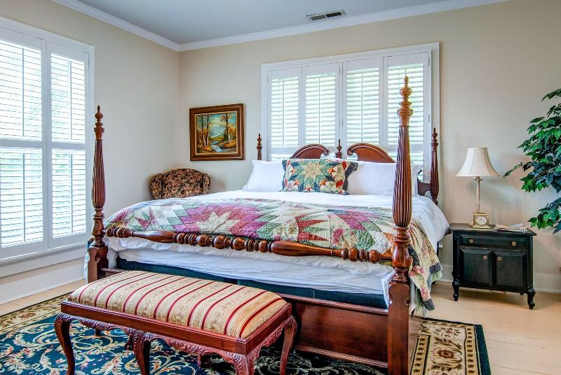 Tolley House image