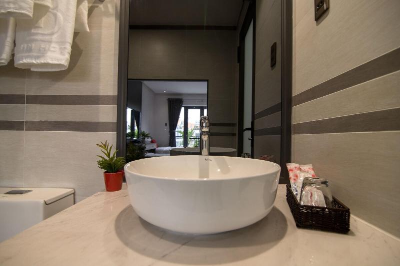 Bin Bin Hotel 7 Near Ton Duc Thang University image