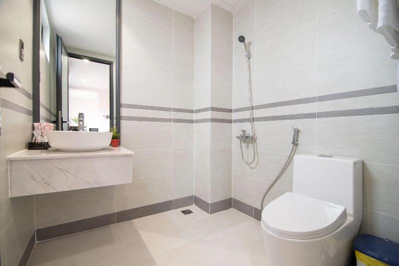 Bin Bin Hotel 7 Near Ton Duc Thang University image