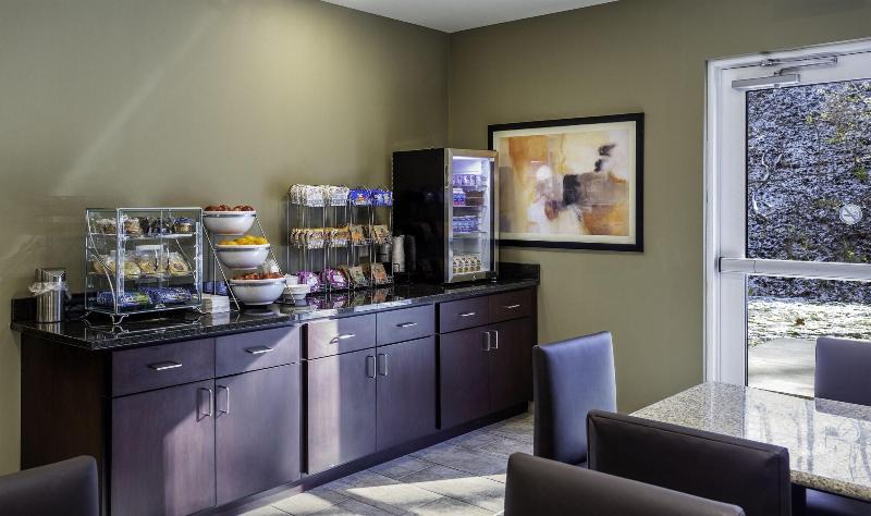 Cobblestone Inn Suites Brookville image 5
