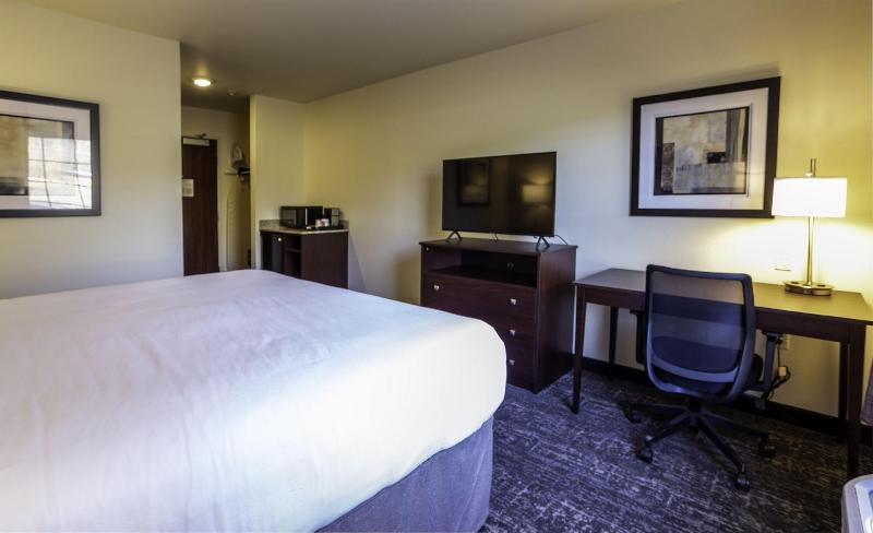 Cobblestone Inn Suites Brookville image 2