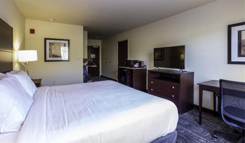 Cobblestone Inn Suites Brookville image 7