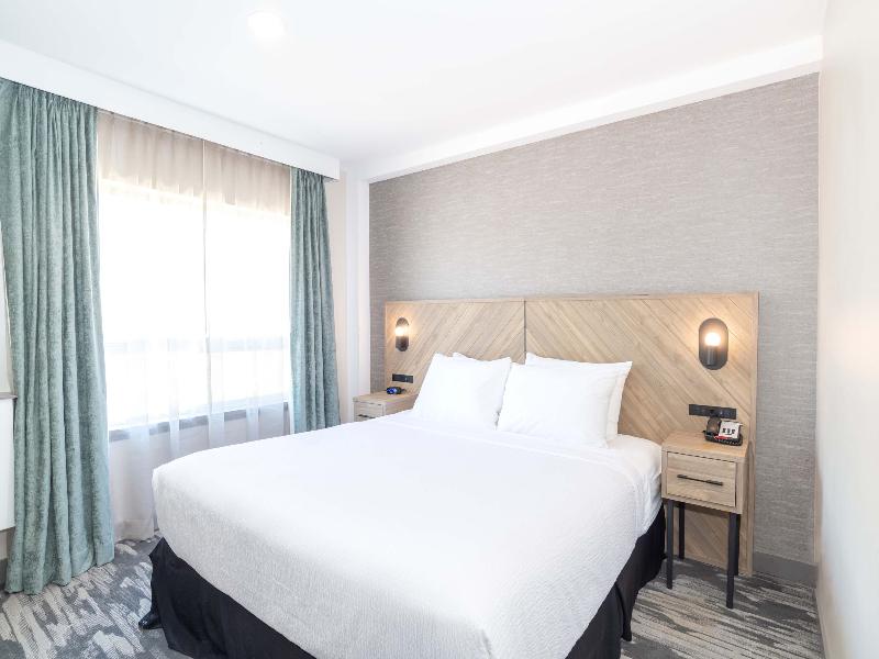 Sandman Hotel & Suites Regina image