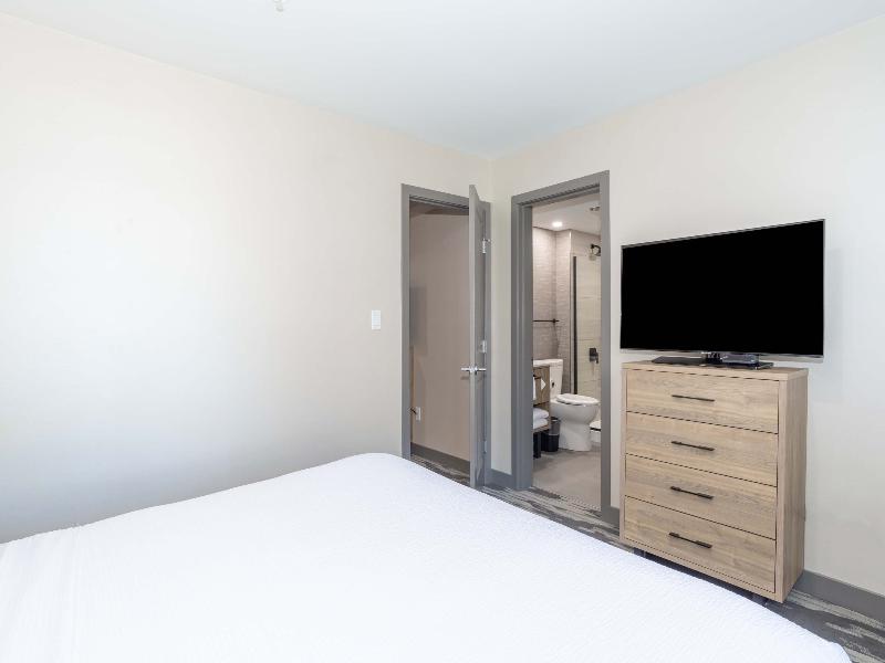 Sandman Hotel & Suites Regina image